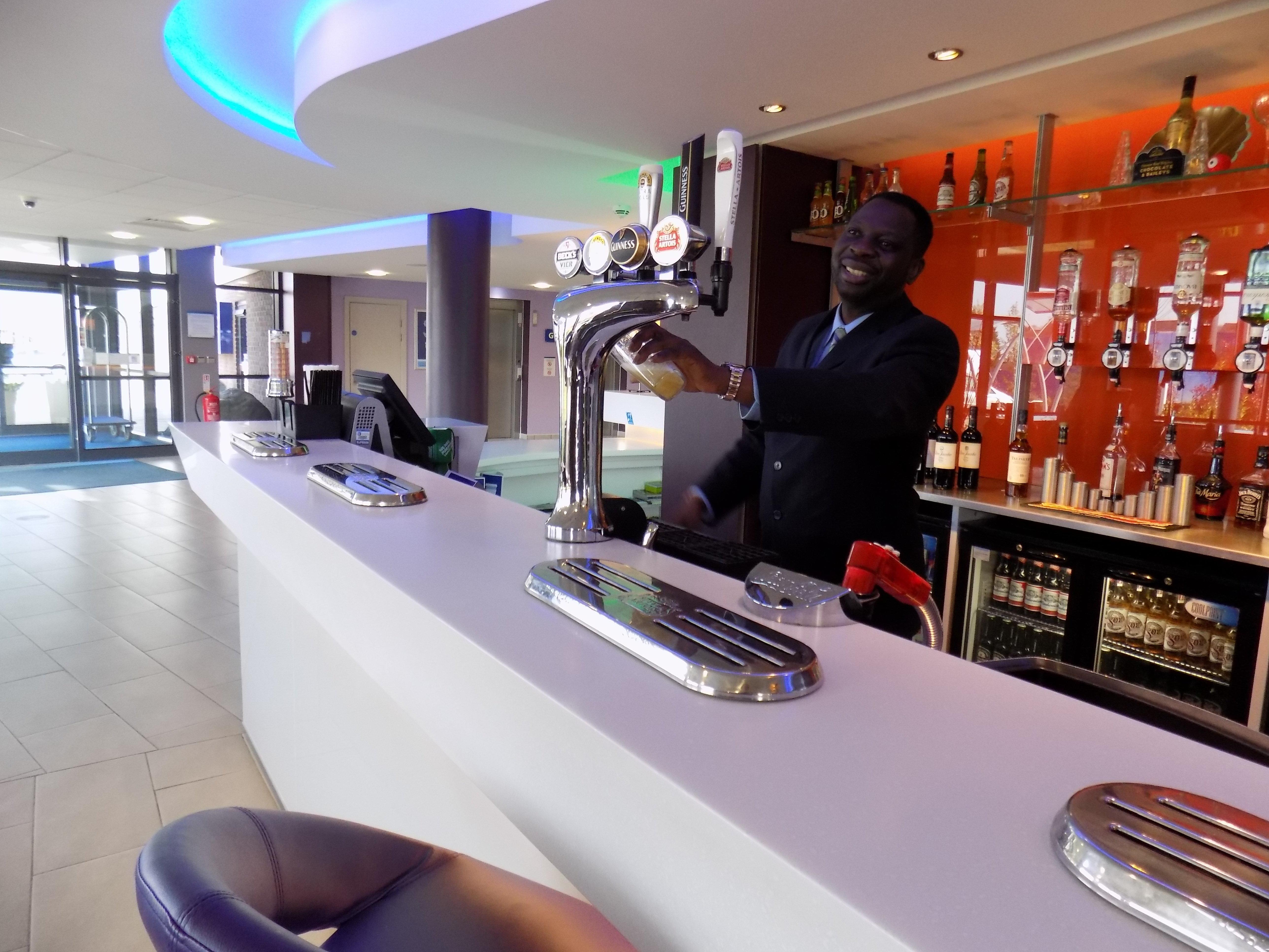 Holiday Inn Express Dunstable, An Ihg Hotel Eksteriør bilde