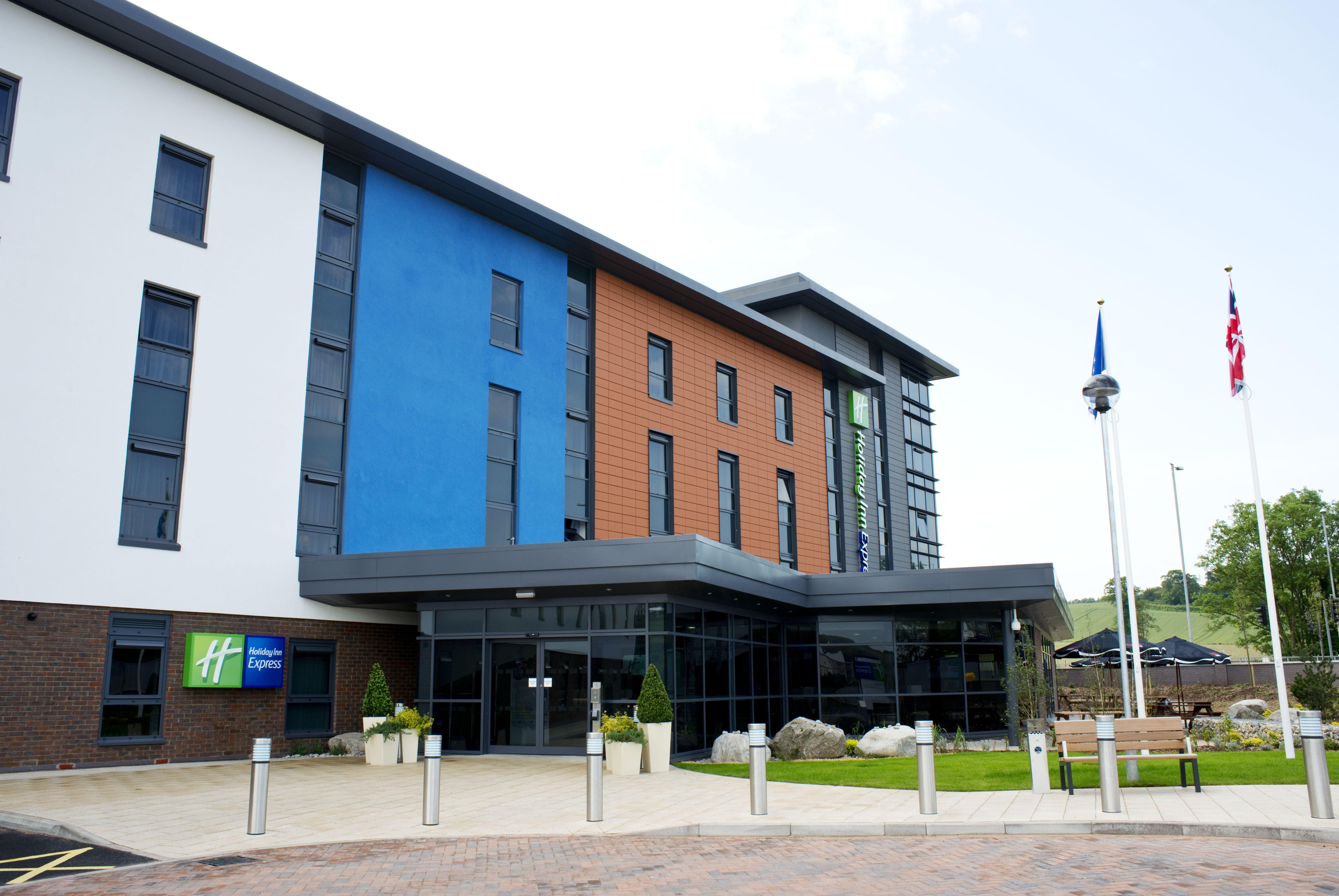 Holiday Inn Express Dunstable, An Ihg Hotel Eksteriør bilde