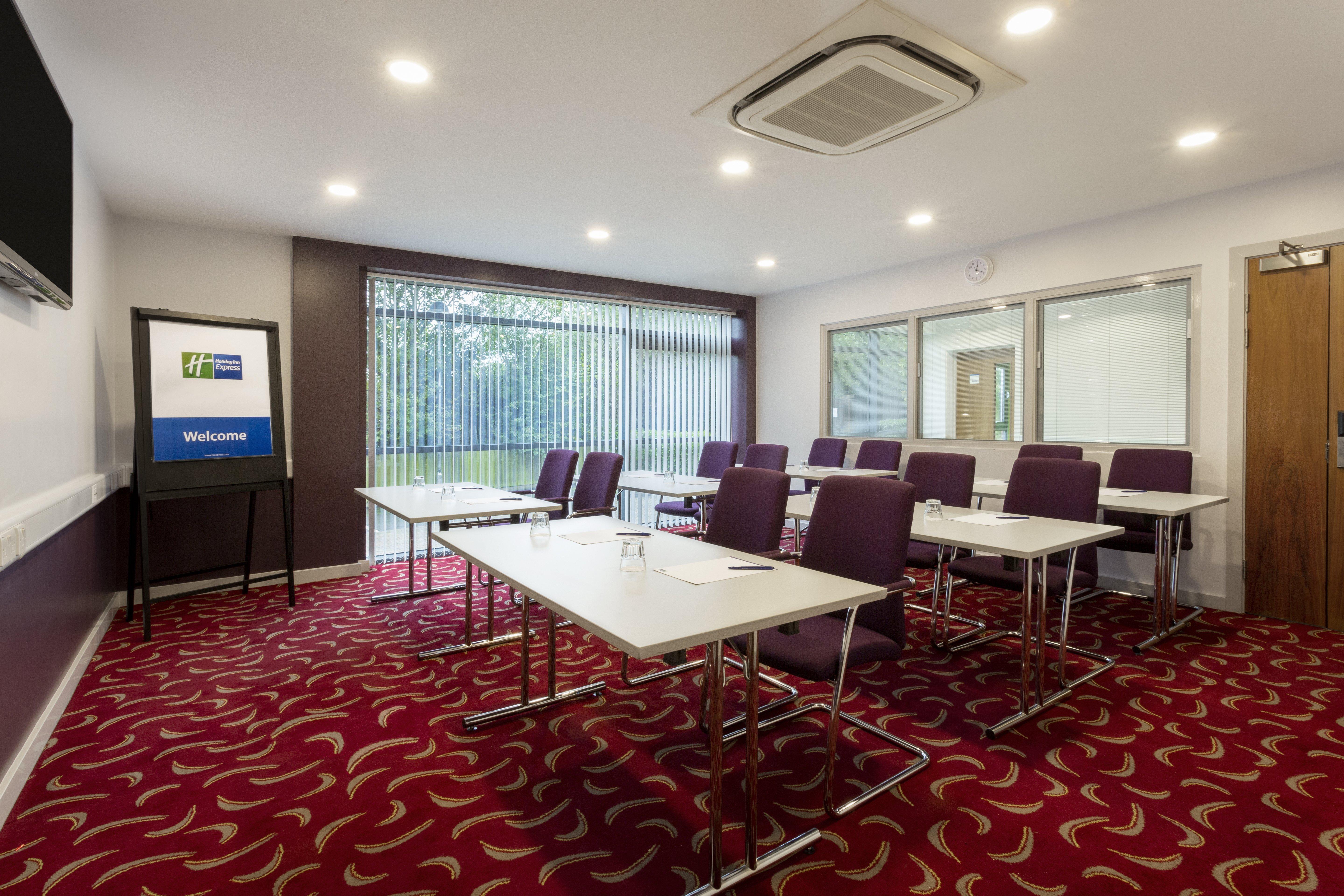 Holiday Inn Express Dunstable, An Ihg Hotel Eksteriør bilde