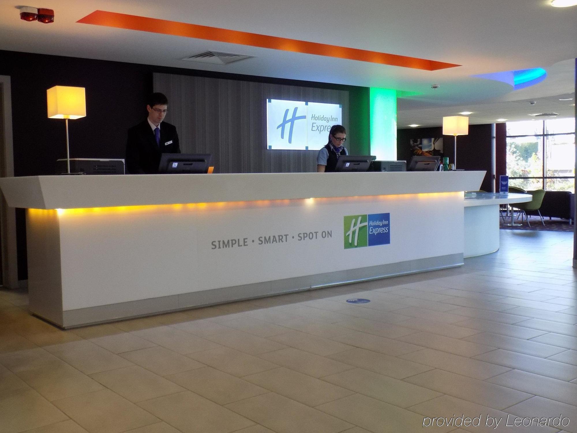 Holiday Inn Express Dunstable, An Ihg Hotel Eksteriør bilde