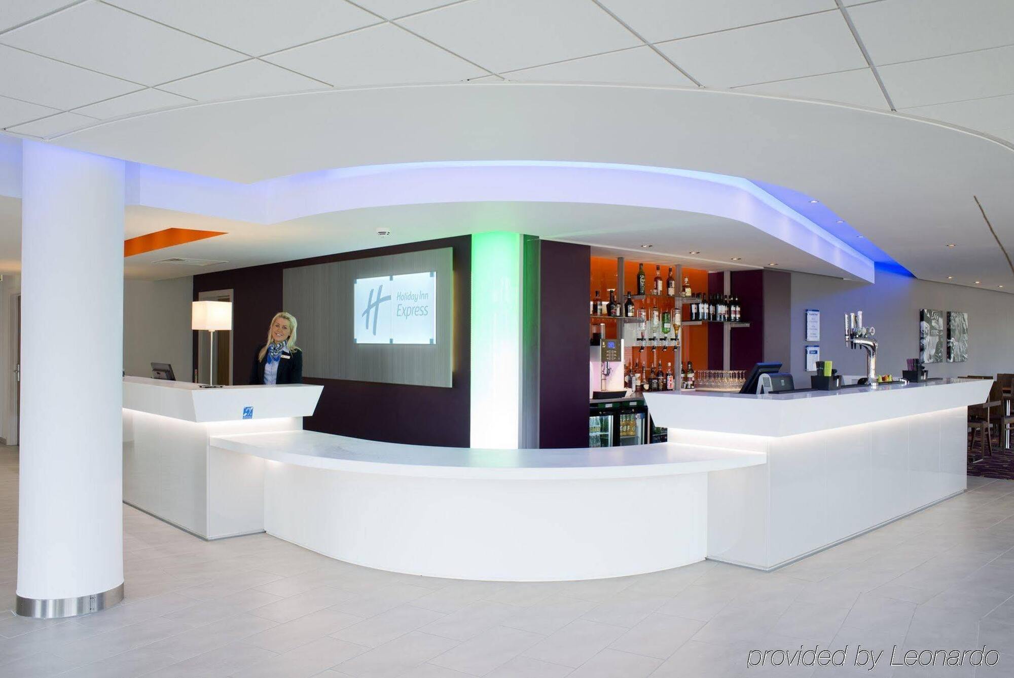 Holiday Inn Express Dunstable, An Ihg Hotel Eksteriør bilde