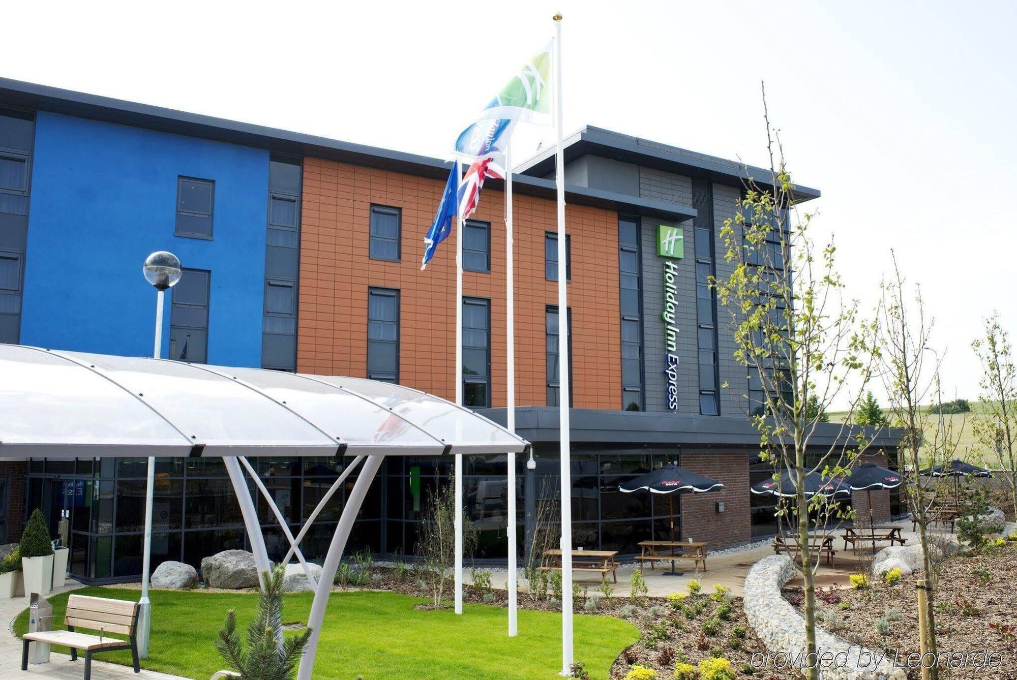 Holiday Inn Express Dunstable, An Ihg Hotel Eksteriør bilde